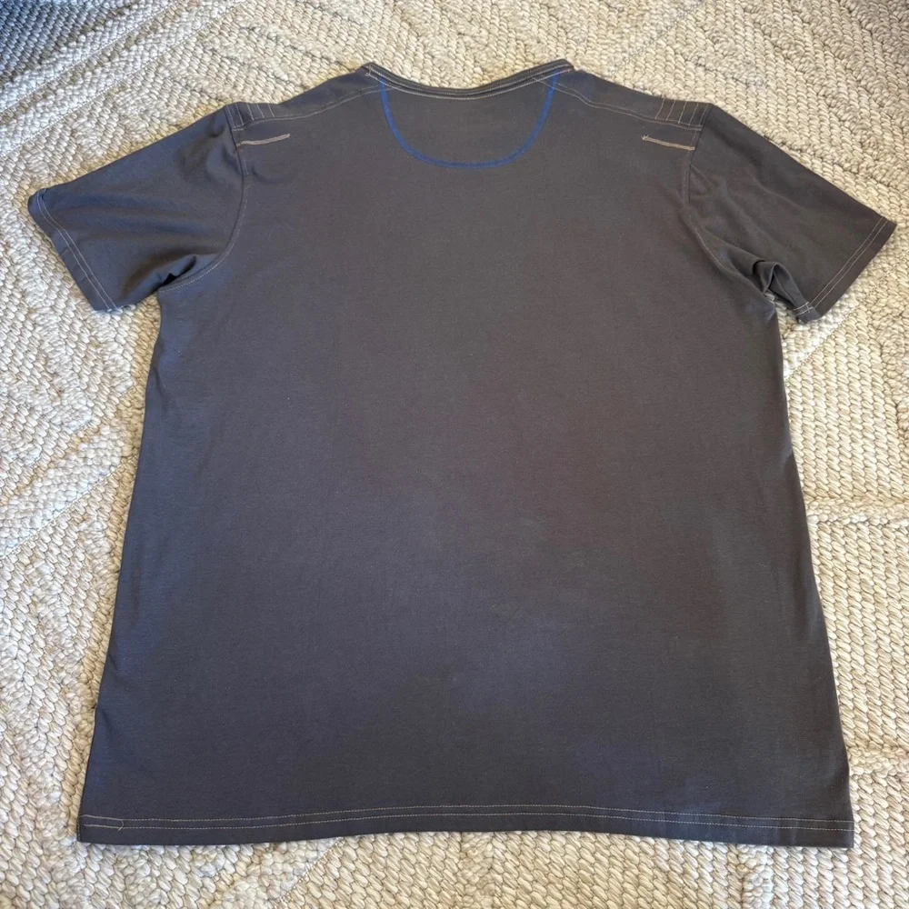 Alexander Julian V-Neck T-Shirt 👕 - Picture 2 of 5